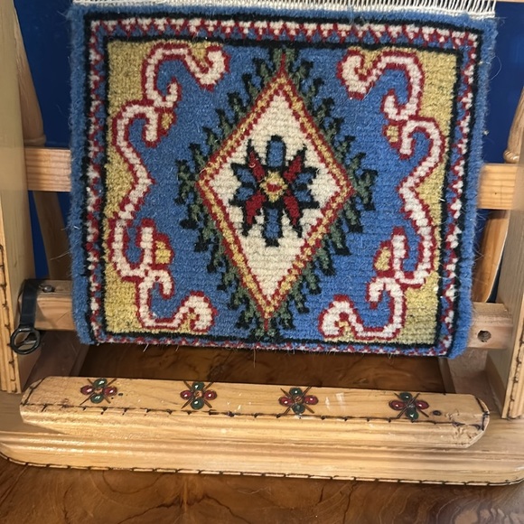 Vintage Tabletop Model of Loom and Turkish Rug Display - Picture 3 of 8